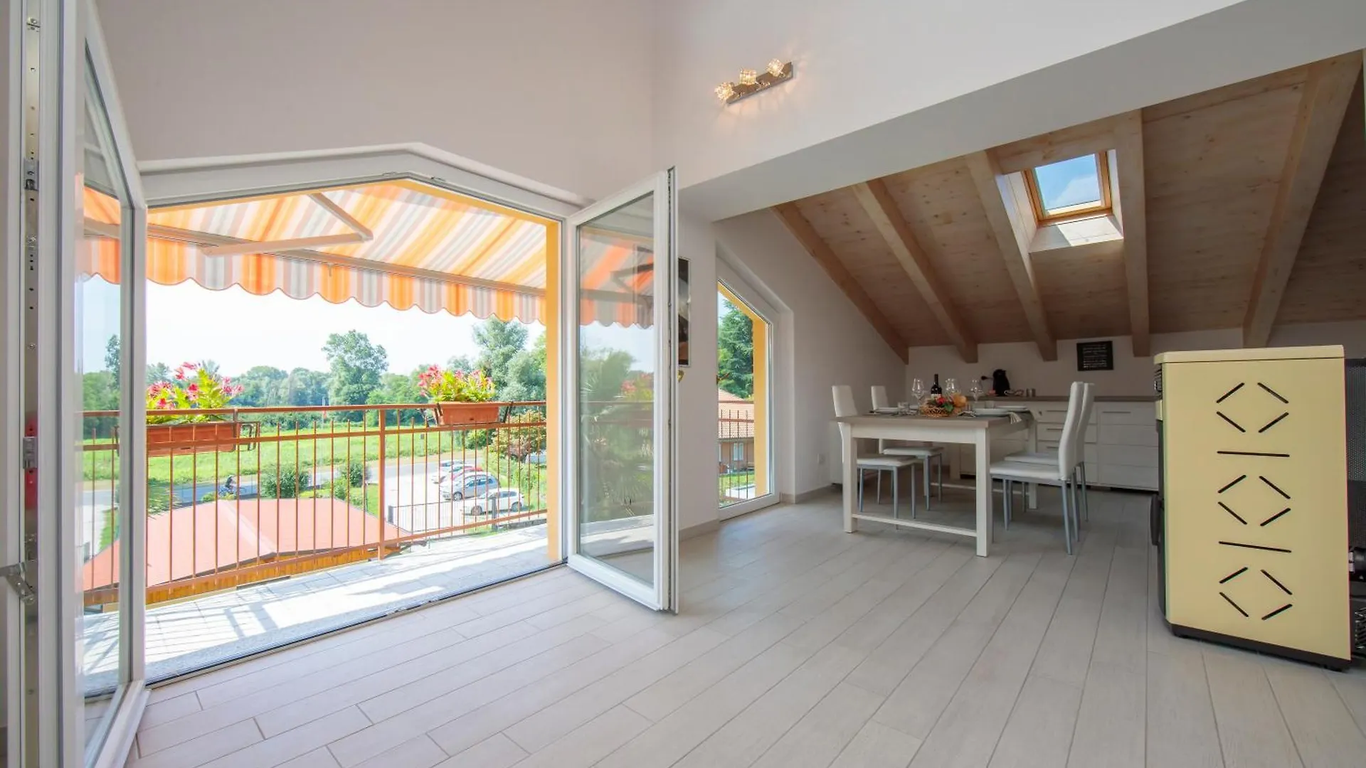 Silver Lake Apartment Angera
